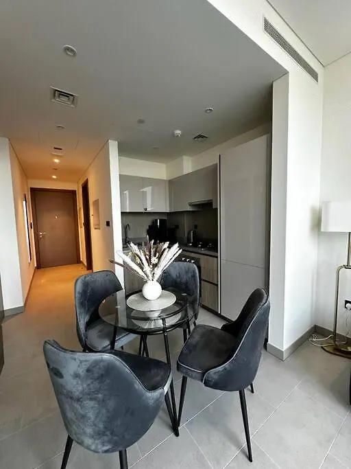 Lägenhet Luxurious 1 Bedroom Burj Khalifa View Dubai