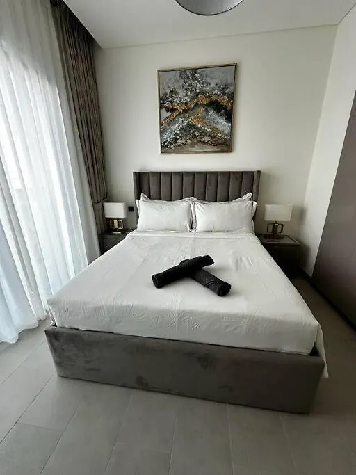 Luxurious 1 Bedroom Burj Khalifa View Dubai Lägenhet